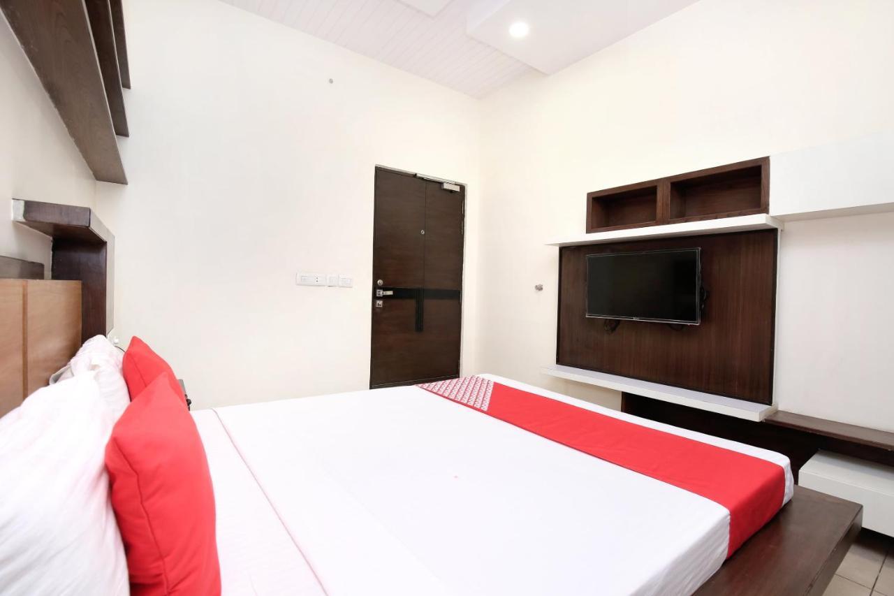 Hotel Grand M Lajjo Ludhiana Zewnętrze zdjęcie