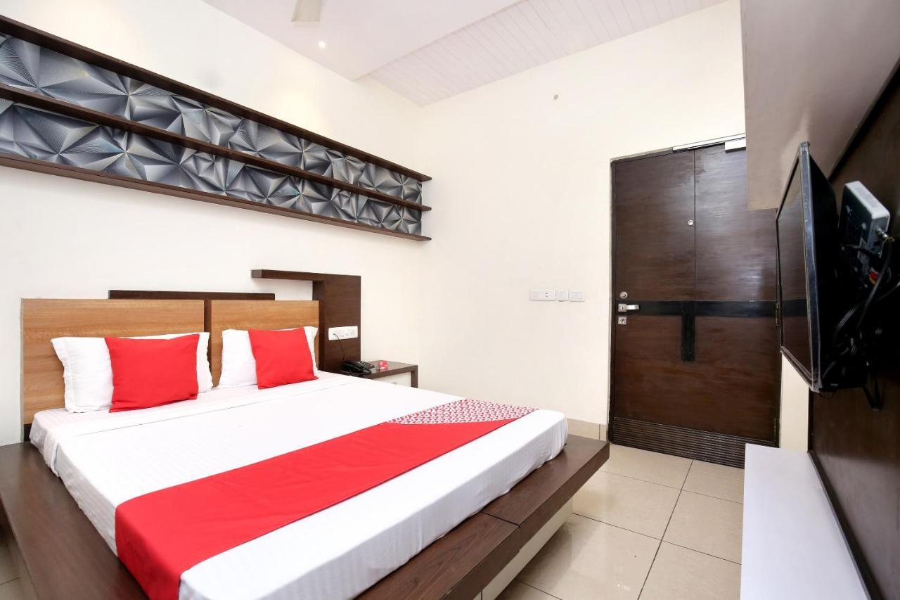 Hotel Grand M Lajjo Ludhiana Zewnętrze zdjęcie