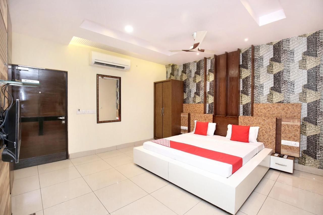Hotel Grand M Lajjo Ludhiana Zewnętrze zdjęcie