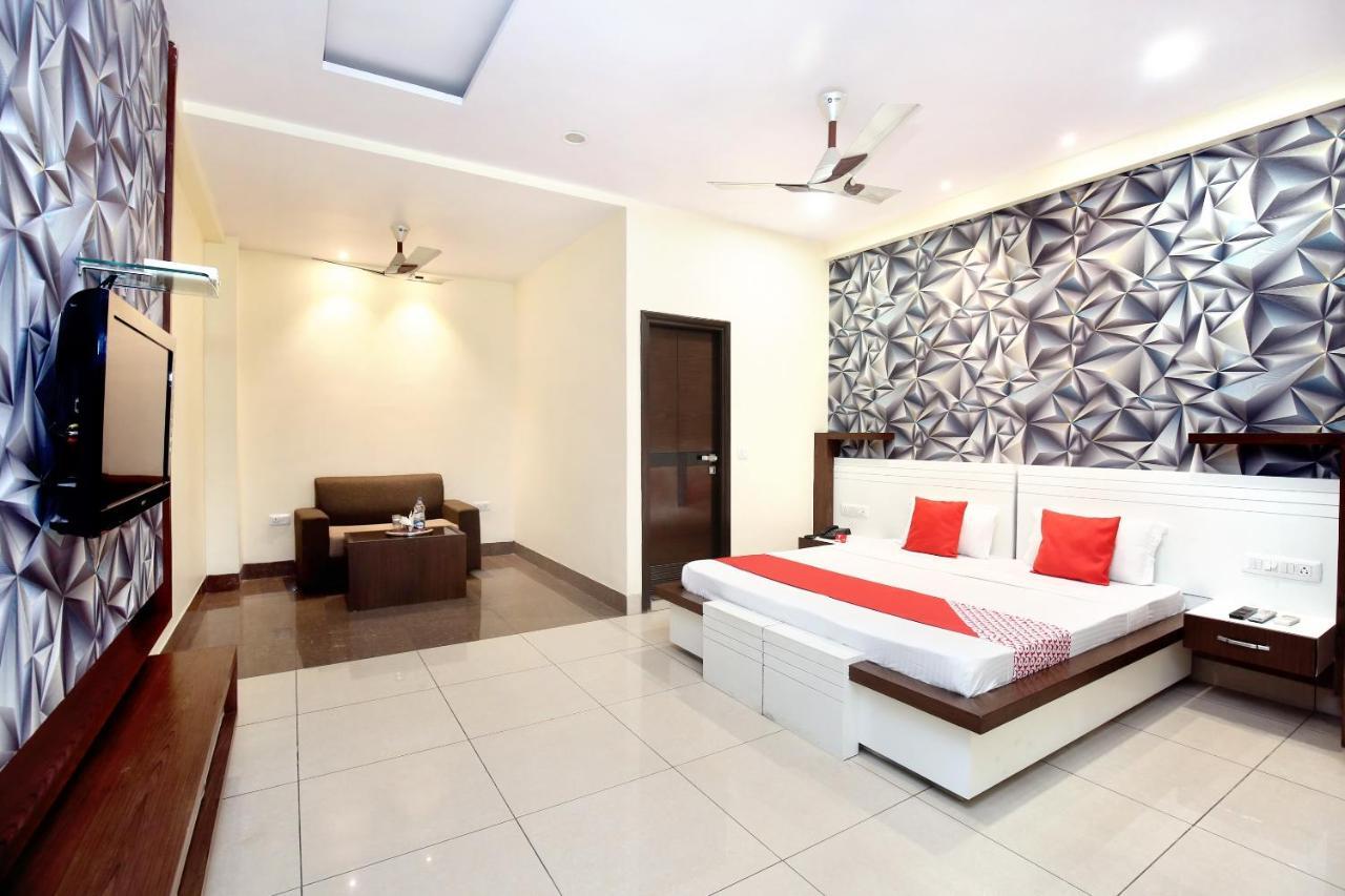Hotel Grand M Lajjo Ludhiana Zewnętrze zdjęcie